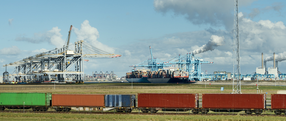 大宗外贸软件哪个好用？深度集成企业微信+E签宝+RPA全程无缝操作