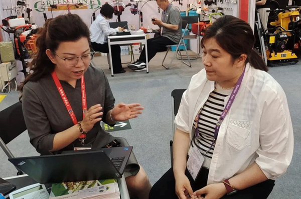 近万家外贸人抢用！汇信展会神器火了5.jpg